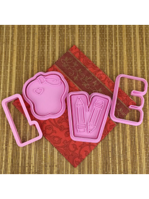 Набор штамп + вырубка "LOVE" Набор штамп + вырубка "LOVE"