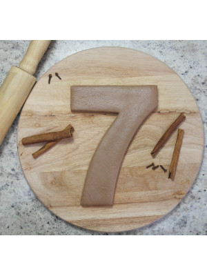Вырубка цифра "7" из набора №3 